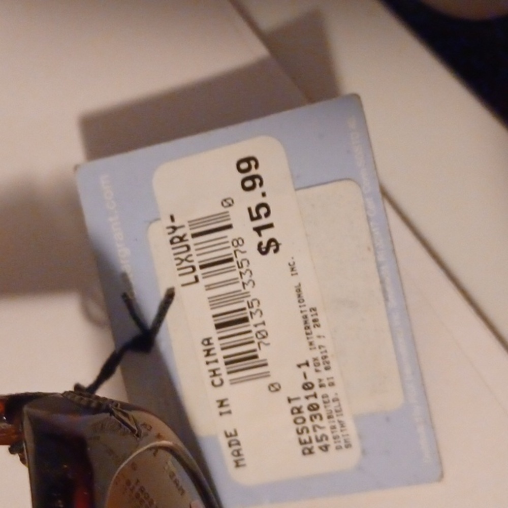 NWT - Foster Grant Luxury Fashion Sunglasses Resort 457310-1 - Picture 3 of 6